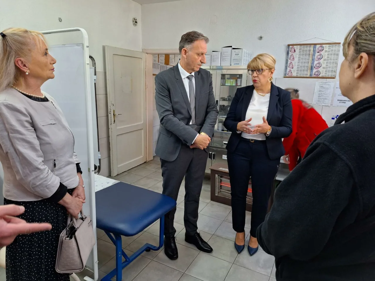 Демири и Манолева во Охрид: Здравствениот дом со реновирана служба за вакцинации и две нови амбулантни возила